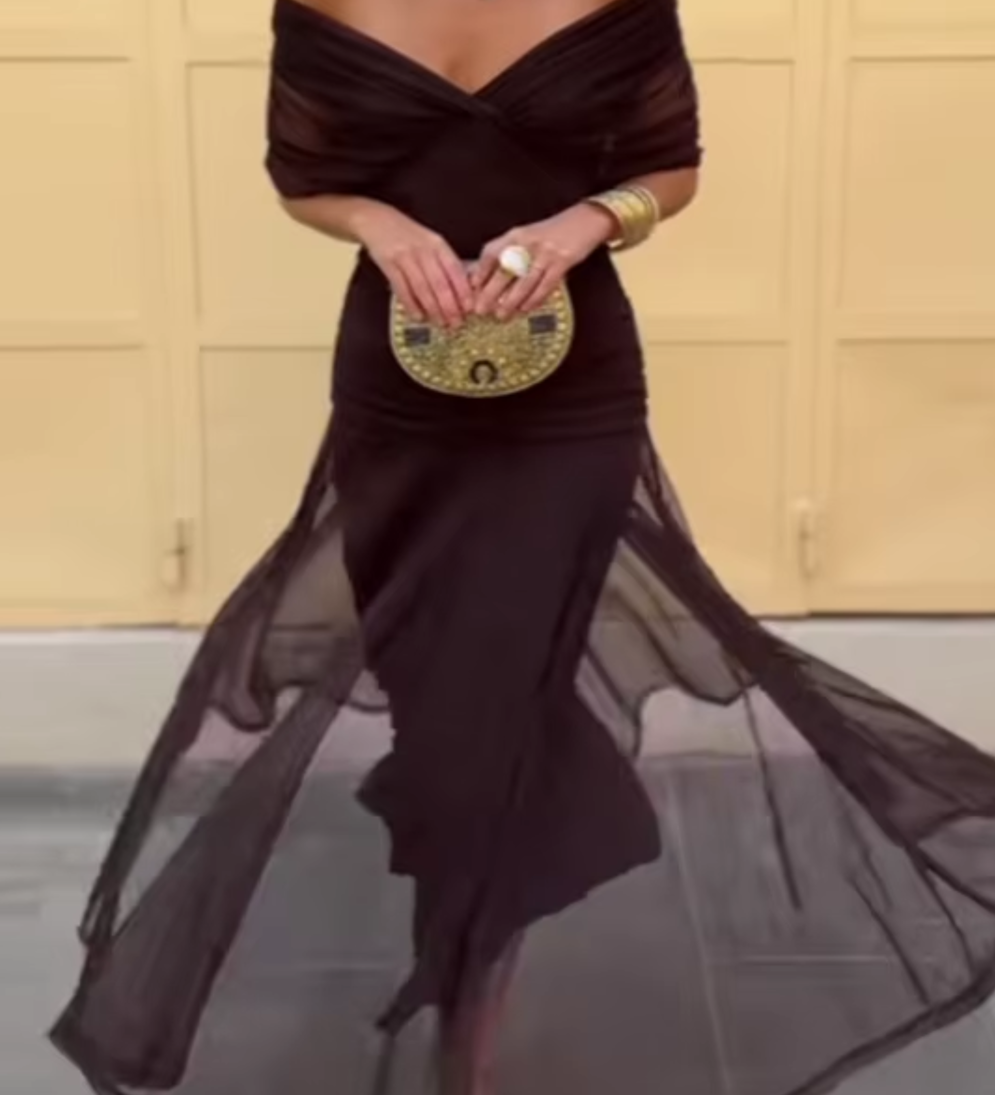 Louise | Robe Maxi de Fête Élégante à Col V