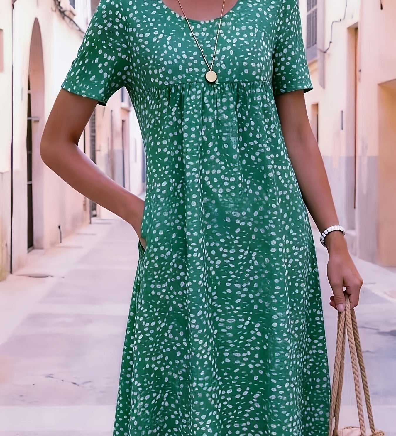 Colette – Robe midi fluide et confortable à imprimé discret