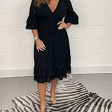 Avery – Robe midi romantique et élégante Lunara