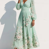 Maëlys – Robe midi plissée fleurie en chiffon col V